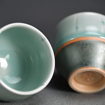 Celadon Shuki Sake Set ー土井 雅文 “鉄彩磁点線文酒器”