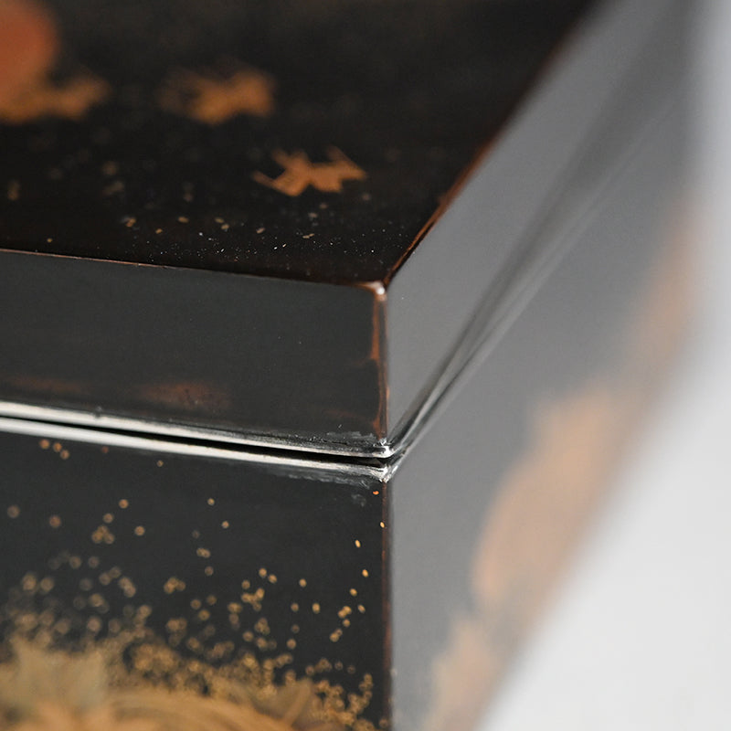 Exquisite Crashing Waves & Sun Lacquer Box