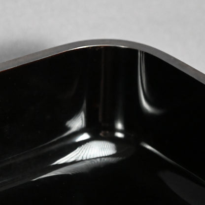Breathtaking Lacquered Tray ー神坂 雪佳 “四季草花模様 廣蓋”