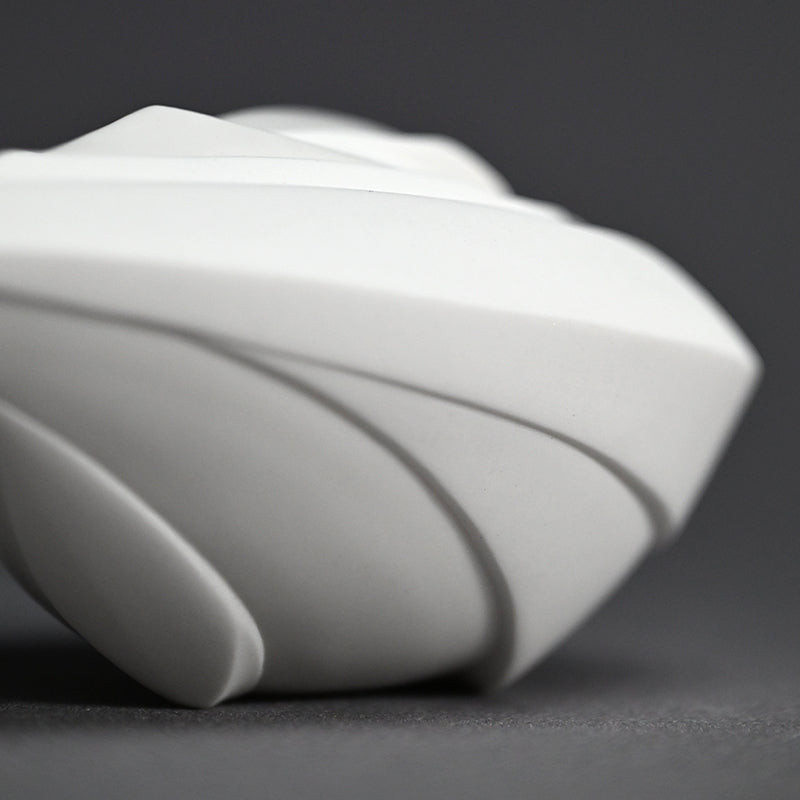 Stylish Katakuchi Sake Vessel ー松村 淳 “Divergence 2.02”