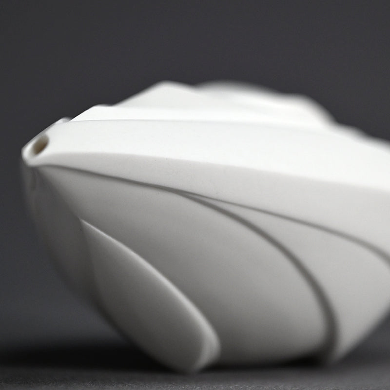 Stylish Katakuchi Sake Vessel ー松村 淳 “Divergence 2.02”