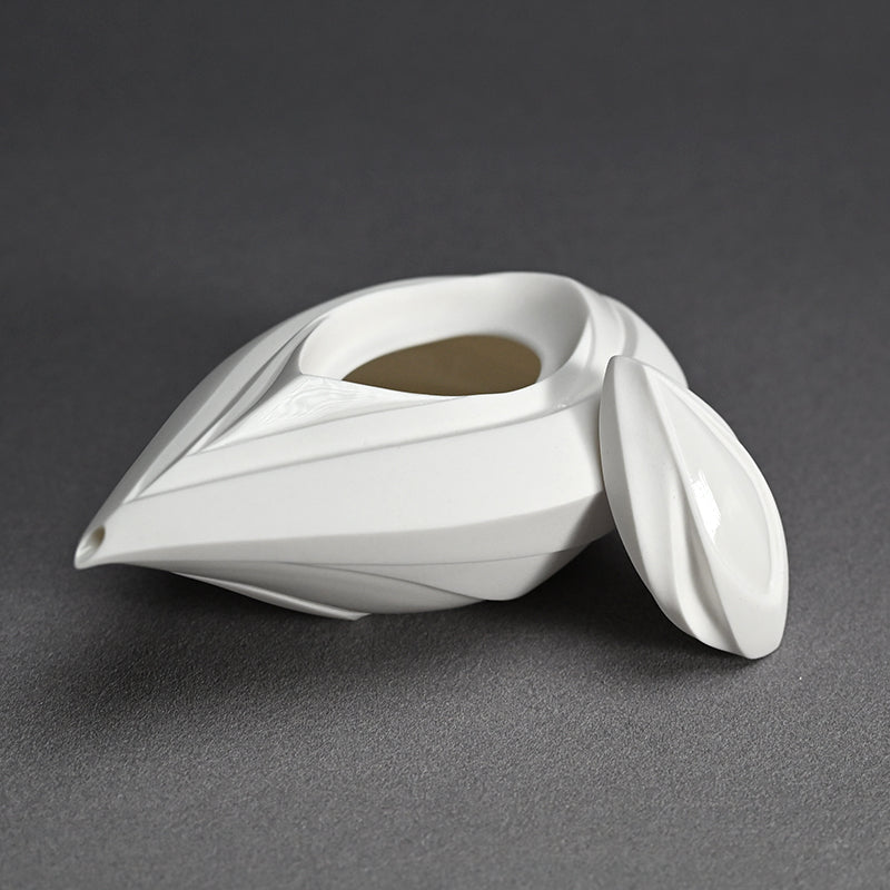 Stylish Katakuchi Sake Vessel ー松村 淳 “Divergence 2.02”