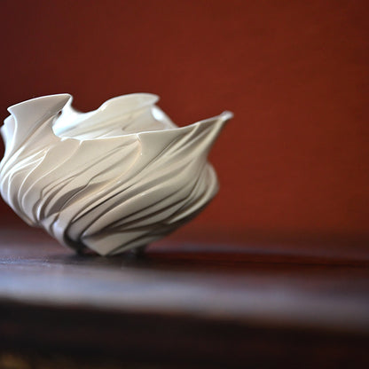 Whirling Form Kogo Incense Holder ー松村 淳 “Shifting Qualia C ↔ I”