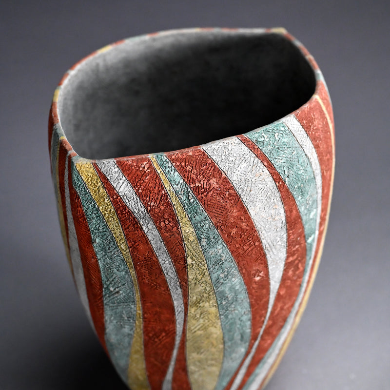 Unusually Colorful Vase ー加古 勝己 “彩陶”