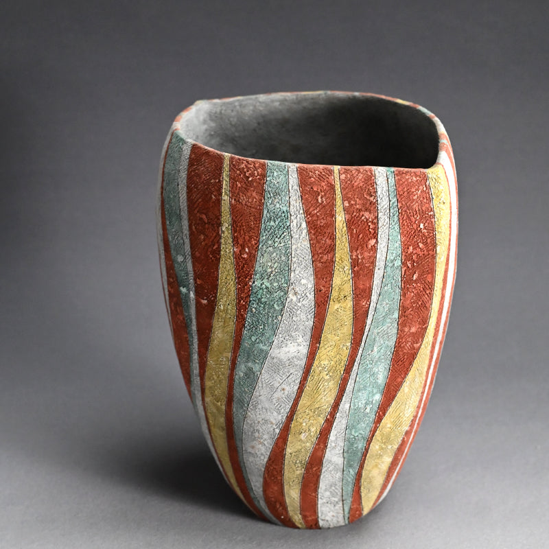 Unusually Colorful Vase ー加古 勝己 “彩陶”