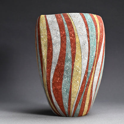 Unusually Colorful Vase ー加古 勝己 “彩陶”