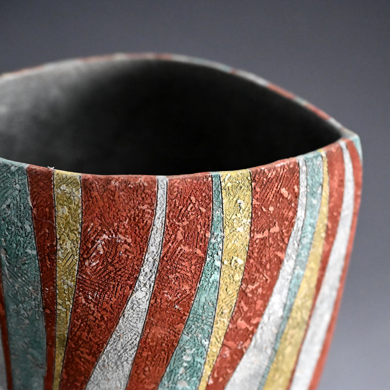 Unusually Colorful Vase ー加古 勝己 “彩陶”