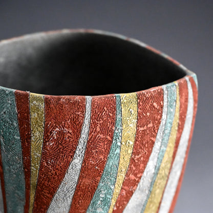 Unusually Colorful Vase ー加古 勝己 “彩陶”
