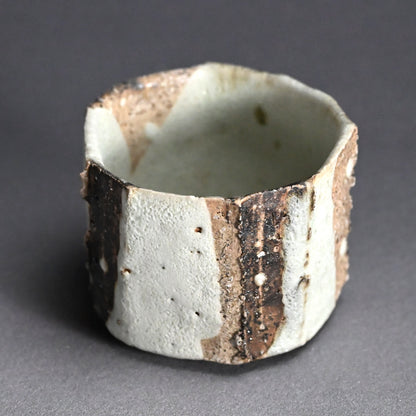 Striking Early Chawan Tea Bowl ー加古 勝己 “灰釉掛分け茶碗”