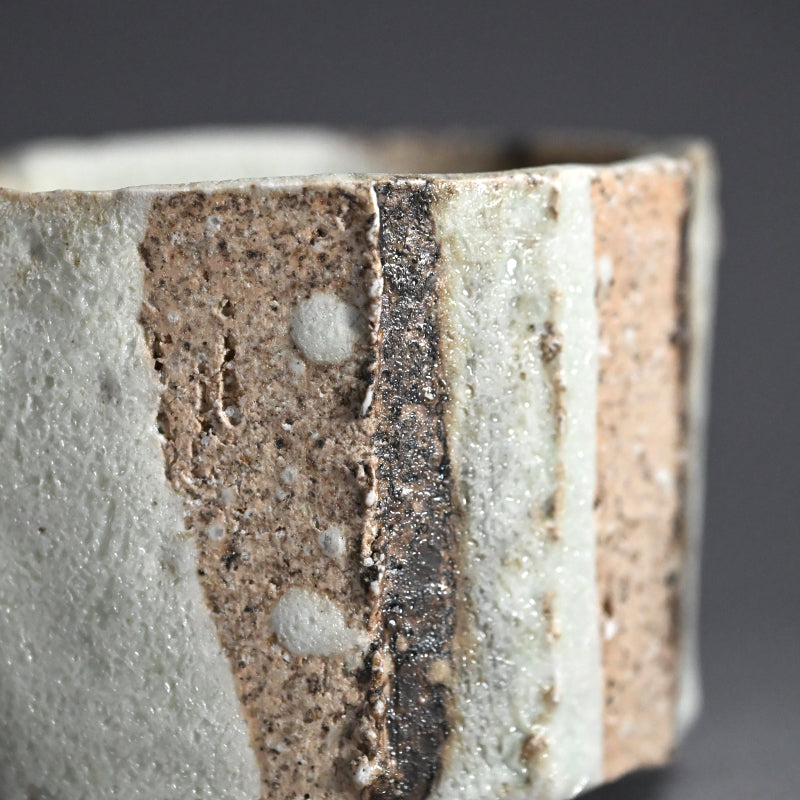 Striking Early Chawan Tea Bowl ー加古 勝己 “灰釉掛分け茶碗”