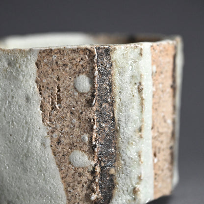 Striking Early Chawan Tea Bowl ー加古 勝己 “灰釉掛分け茶碗”