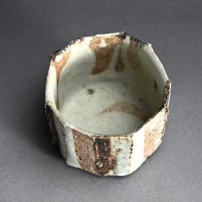 Striking Early Chawan Tea Bowl ー加古 勝己 “灰釉掛分け茶碗”