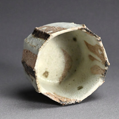 Striking Early Chawan Tea Bowl ー加古 勝己 “灰釉掛分け茶碗”