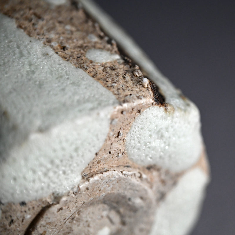 Striking Early Chawan Tea Bowl ー加古 勝己 “灰釉掛分け茶碗”