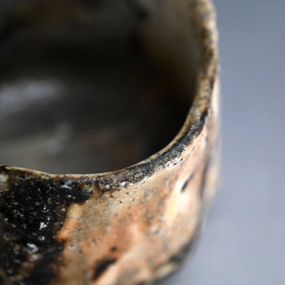 Kohiki Chawan Tea Bowl ー加古 勝己 “灰粉引鉄刷毛茶碗”