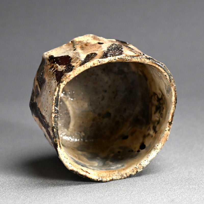 Kohiki Chawan Tea Bowl ー加古 勝己 “灰粉引鉄刷毛茶碗”
