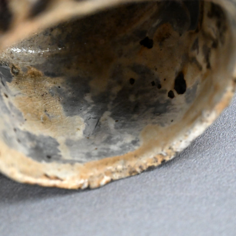 Kohiki Chawan Tea Bowl ー加古 勝己 “灰粉引鉄刷毛茶碗”