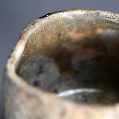 Fabulous Rugged Chawan Tea Bowl ー加古 勝己 “灰粉引丸紋茶碗”