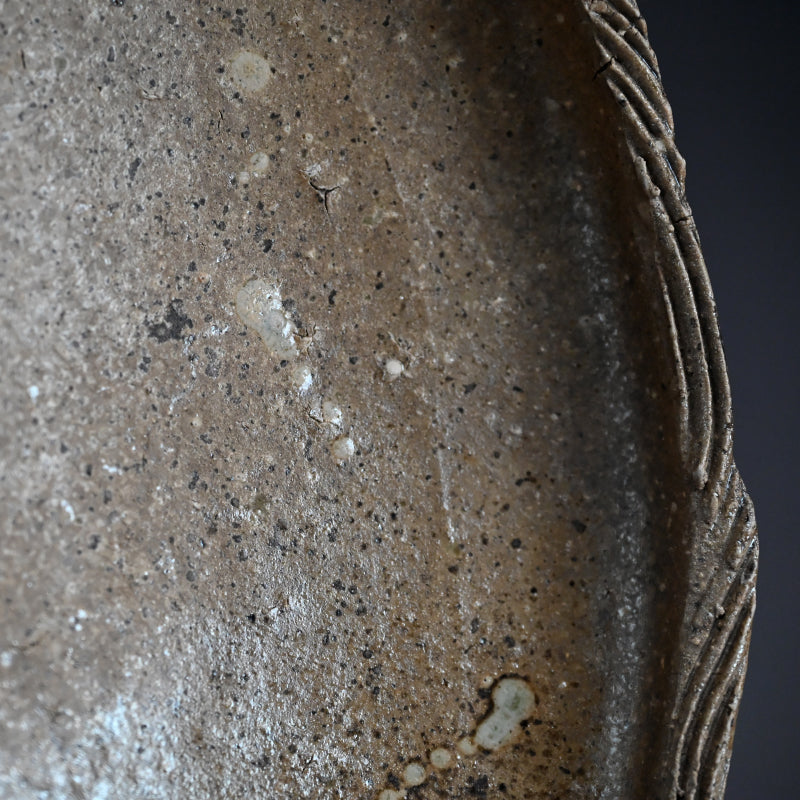 Massive Ash Glazed Platter ー加古 勝己 “灰被雫紋大皿”