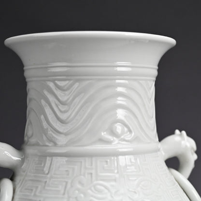 White Porcelain Vase, Chikuken ー三代 三浦 竹軒 "白瓷彫刻饕餮紋 花瓶"