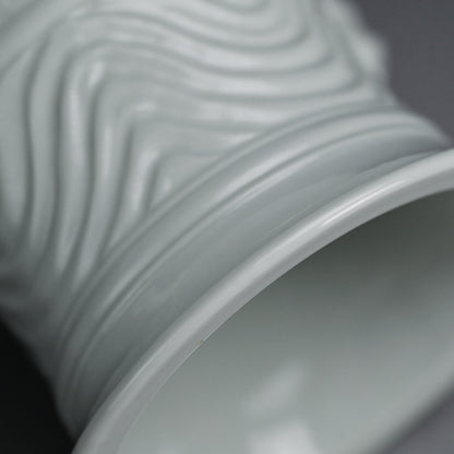 White Porcelain Vase, Chikuken ー三代 三浦 竹軒 "白瓷彫刻饕餮紋 花瓶"