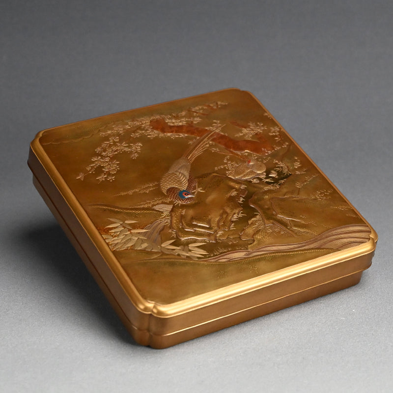 Museum Quality Meiji p. Japanese Gold Lacquer Box