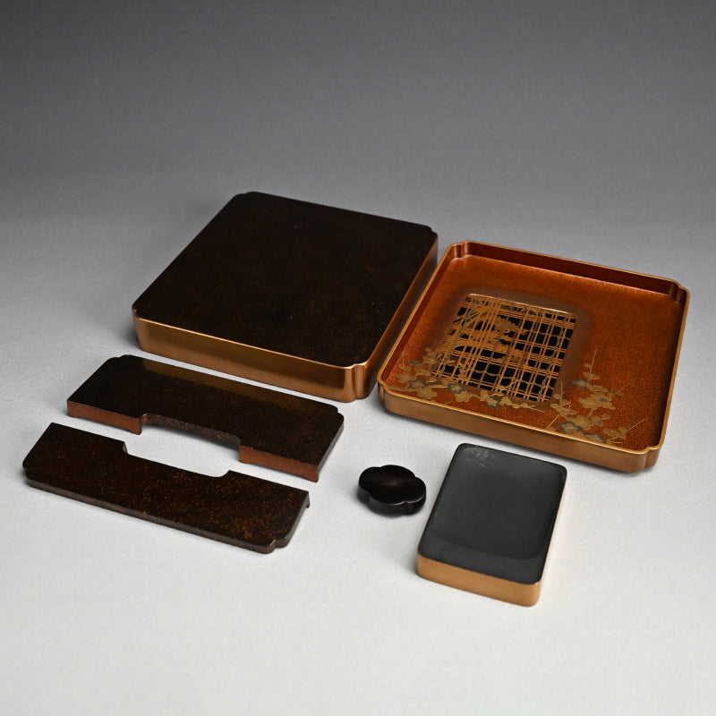 Museum Quality Meiji p. Japanese Gold Lacquer Box