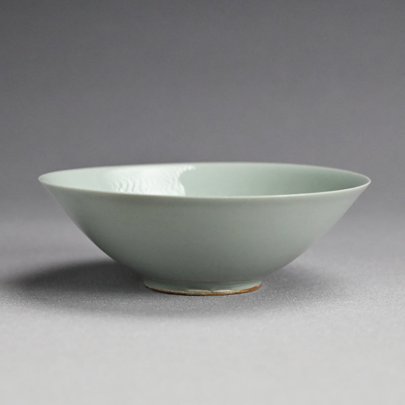 Seiji Porcelain Bowl by Imperial Artist ー初代 諏訪 蘇山 "青瓷滓挿製 古盛"