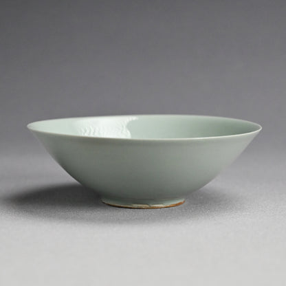 Seiji Porcelain Bowl by Imperial Artist ー初代 諏訪 蘇山 "青瓷滓挿製 古盛"