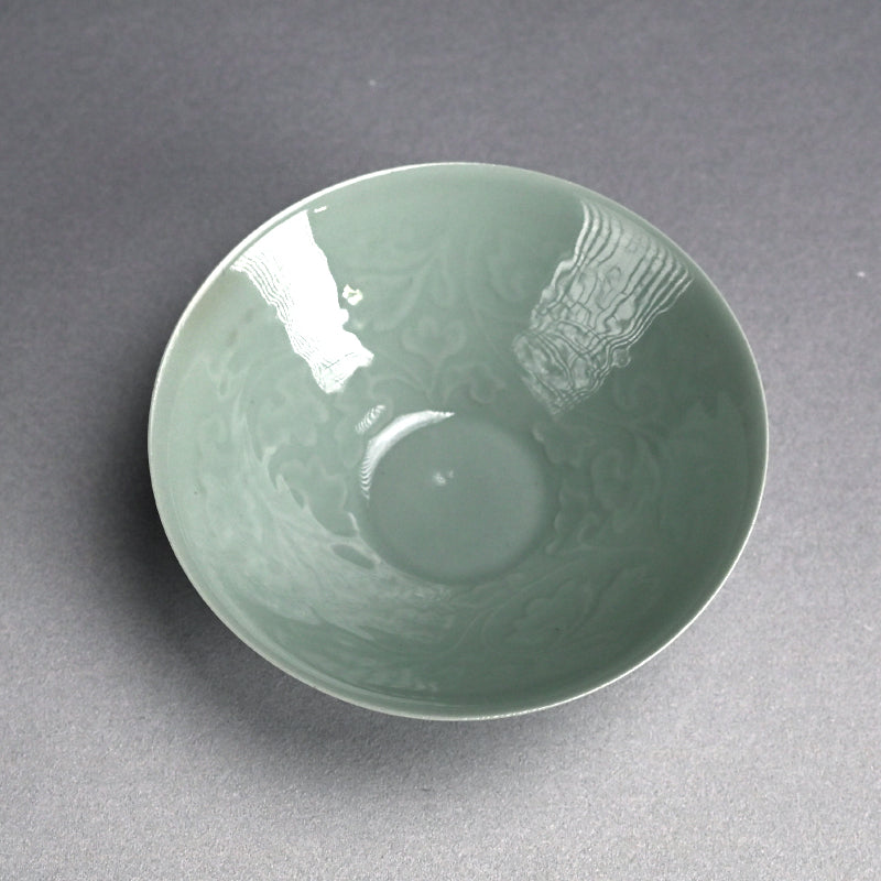 Seiji Porcelain Bowl by Imperial Artist ー初代 諏訪 蘇山 "青瓷滓挿製 古盛"