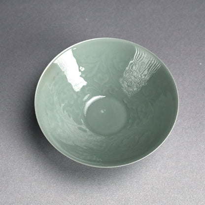 Seiji Porcelain Bowl by Imperial Artist ー初代 諏訪 蘇山 "青瓷滓挿製 古盛"