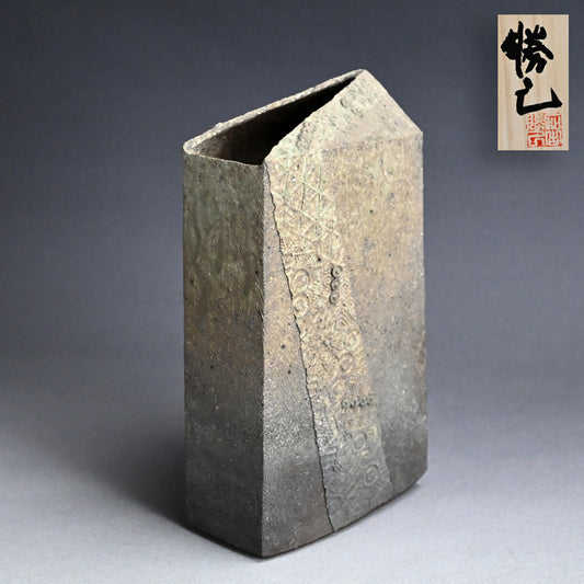 Wakokuto Series Vase ー加古 勝己 “倭刻陶”