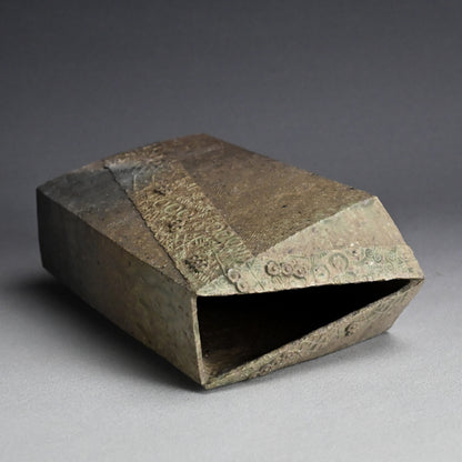 Wakokuto Series Vase ー加古 勝己 “倭刻陶”
