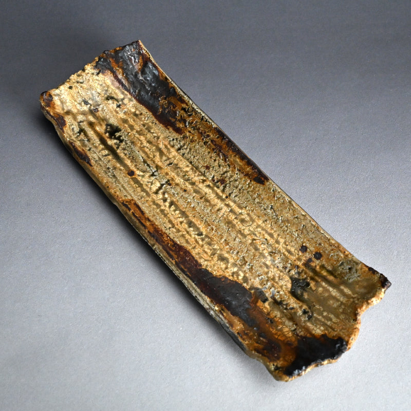 Fabulous Ash Glazed Serving Plate ー加古 勝己 “灰被雫紋大皿”