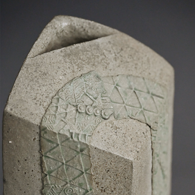 Important Awarded Vase ー加古 勝己 “倭刻陶”