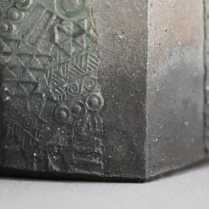 Important Awarded Vase ー加古 勝己 “倭刻陶”