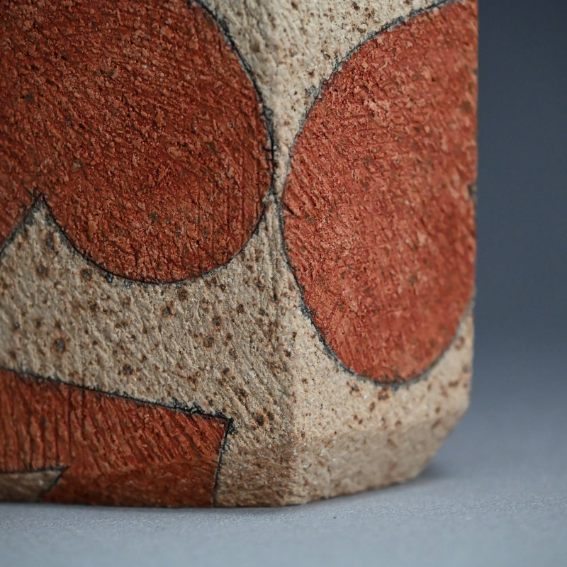 Contemporary Japanese Ceramic Vase ー加古 勝己 “灰赫陶”
