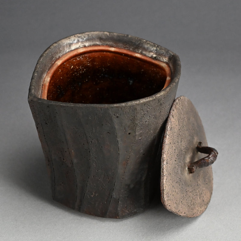 Silver Glazed Mizusashi Covered Jar ー加古 勝己 “銀彩水指”