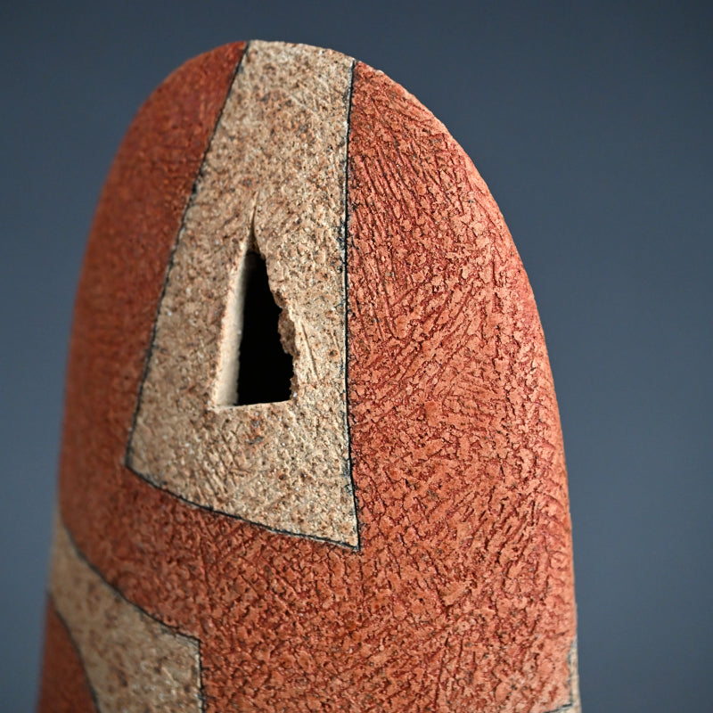 Contemporary Geometric Vase, 2026 ー加古 勝己 “灰赫陶”