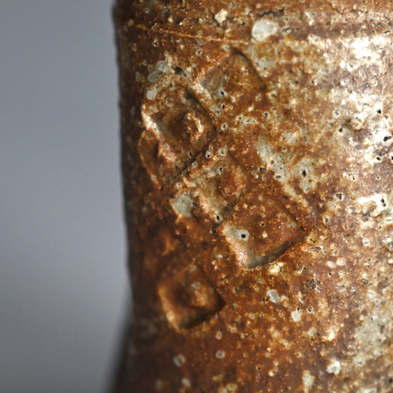 16th-17th c. Iga Kakehana Hanging Tea Room Vase ー山田 宗徧 “伊賀旅枕 掛花“
