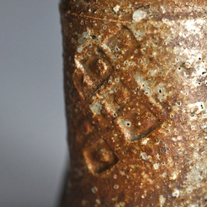 16th-17th c. Iga Kakehana Hanging Tea Room Vase ー山田 宗徧 “伊賀旅枕 掛花“