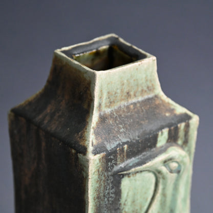 Iconic Mid-century Crow Vase ー藤平 伸 “烏文花瓶”