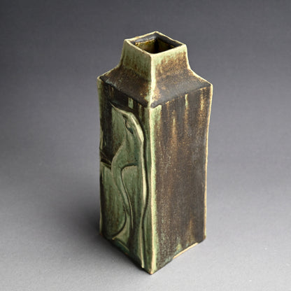 Iconic Mid-century Crow Vase ー藤平 伸 “烏文花瓶”