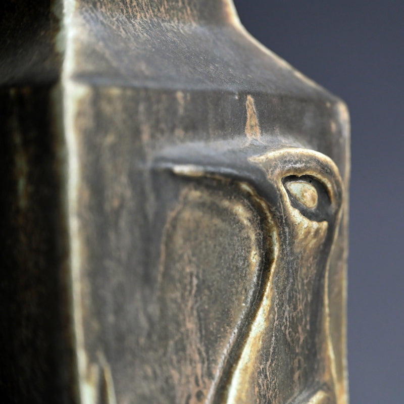 Iconic Mid-century Crow Vase ー藤平 伸 “烏文花瓶”
