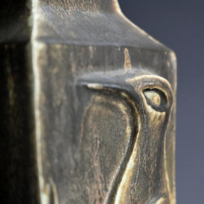 Iconic Mid-century Crow Vase ー藤平 伸 “烏文花瓶”