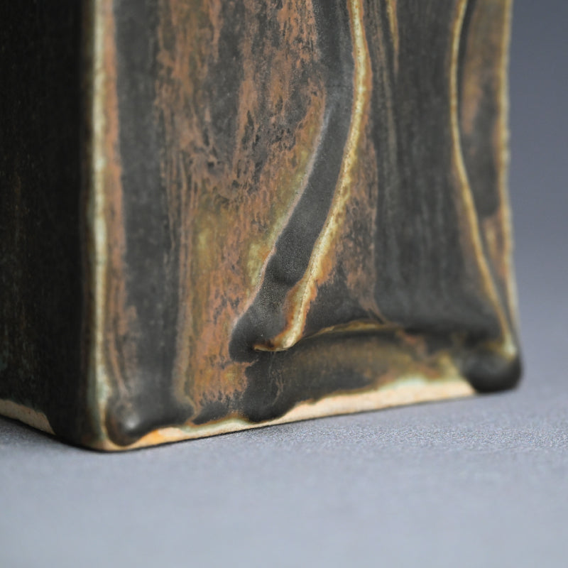 Iconic Mid-century Crow Vase ー藤平 伸 “烏文花瓶”