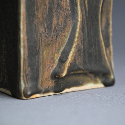 Iconic Mid-century Crow Vase ー藤平 伸 “烏文花瓶”