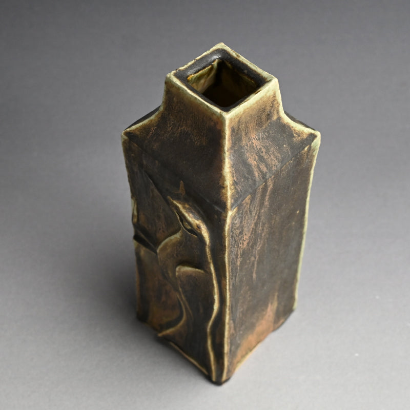 Iconic Mid-century Crow Vase ー藤平 伸 “烏文花瓶”