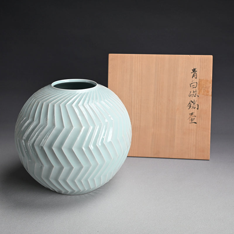 Seihakuji Shinogi Tsubo ー筒井 廣明 "青白磁縞壺"