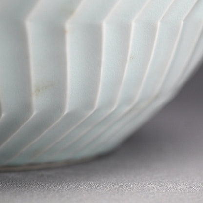 Seihakuji Shinogi Tsubo ー筒井 廣明 "青白磁縞壺"